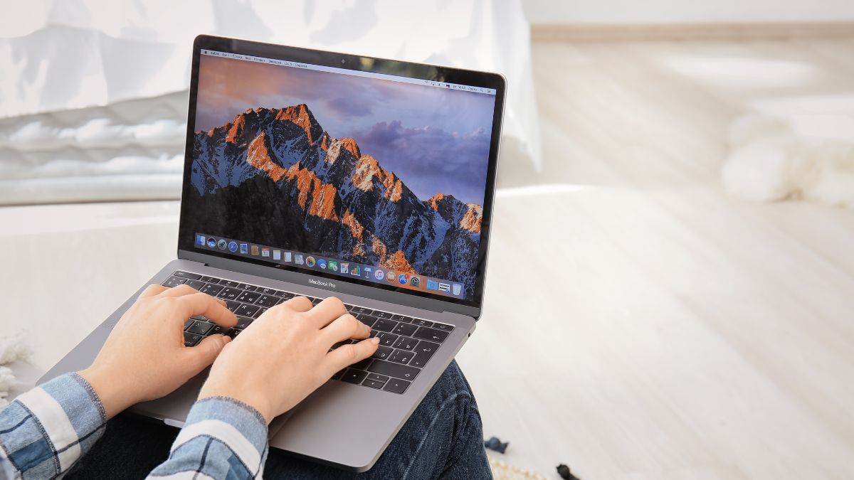 MacBook có cảm ứng không? Tìm hiểu chi tiết